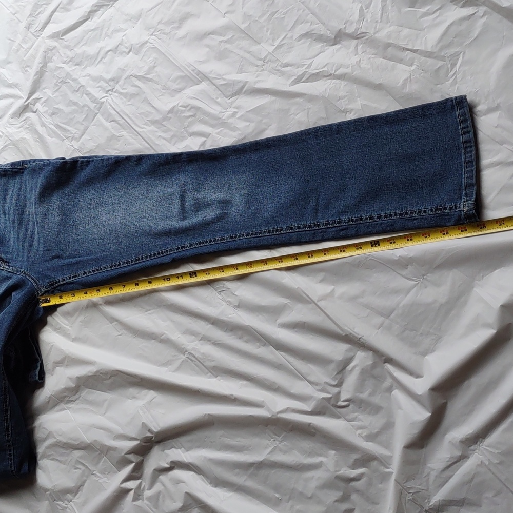Maurices Slim Boot Jean, Size 6 - Picture 10 of 11